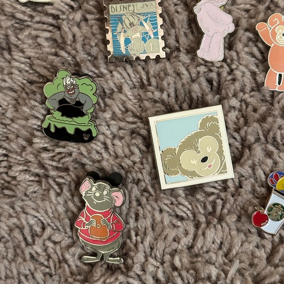DISNEY PINS - Picture 6 of 6